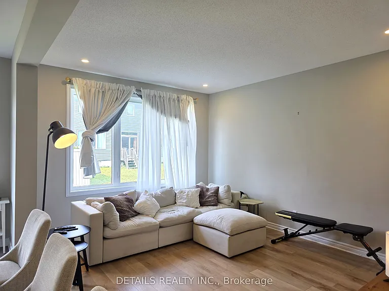 251 Saddleback Cres — Photo 20