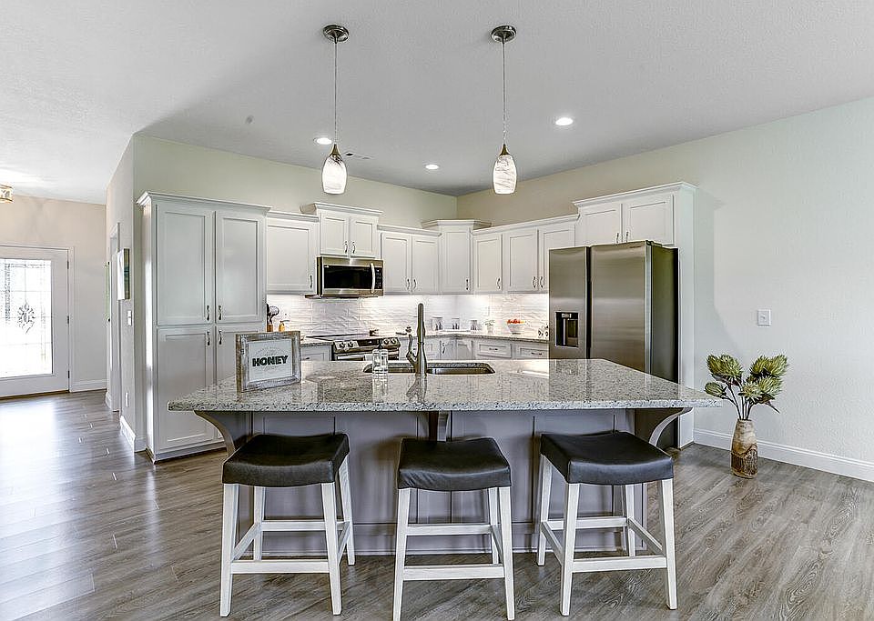 2nd image of 194 Riverwalk Cir