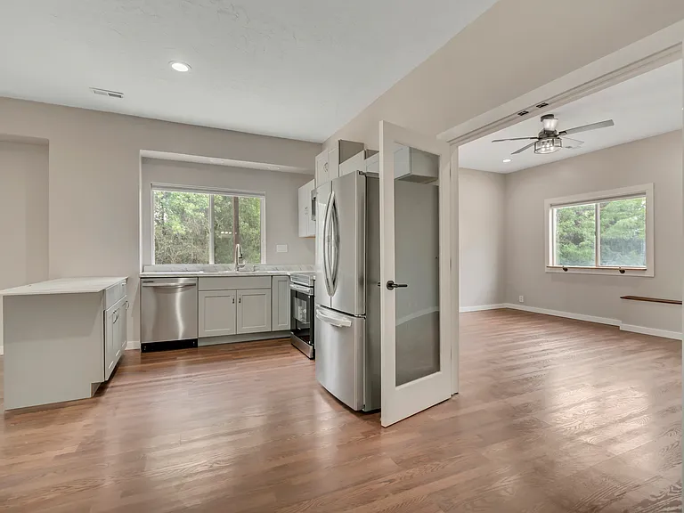 2154 E Wasatch Blvd — Photo 37