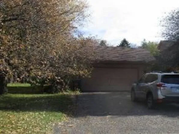 2910 Everest Ln N, Plymouth, MN 55447