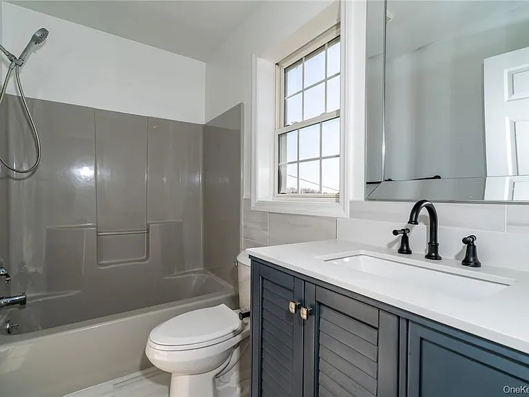 35 Harrison Ave — Photo 16