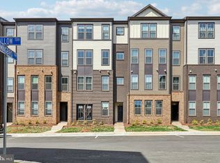 45916 Swallow Ter, Sterling, VA 20165