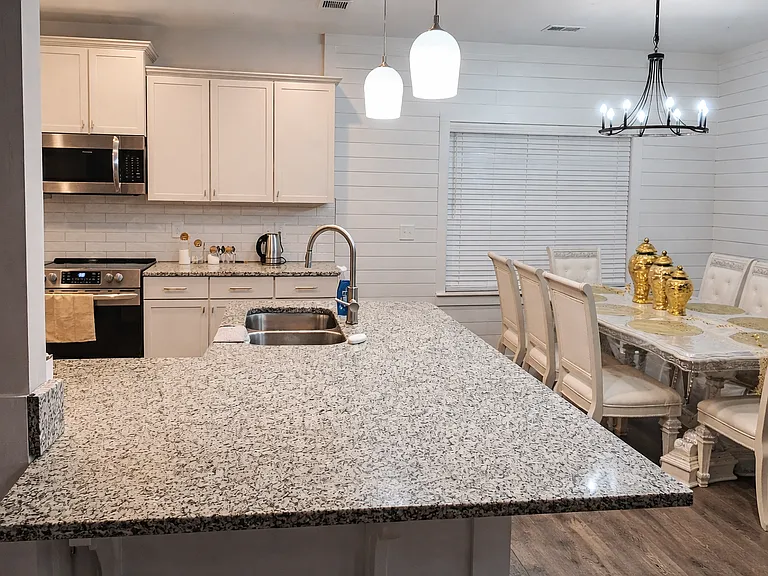 182 Hillmont Dr — Photo 38