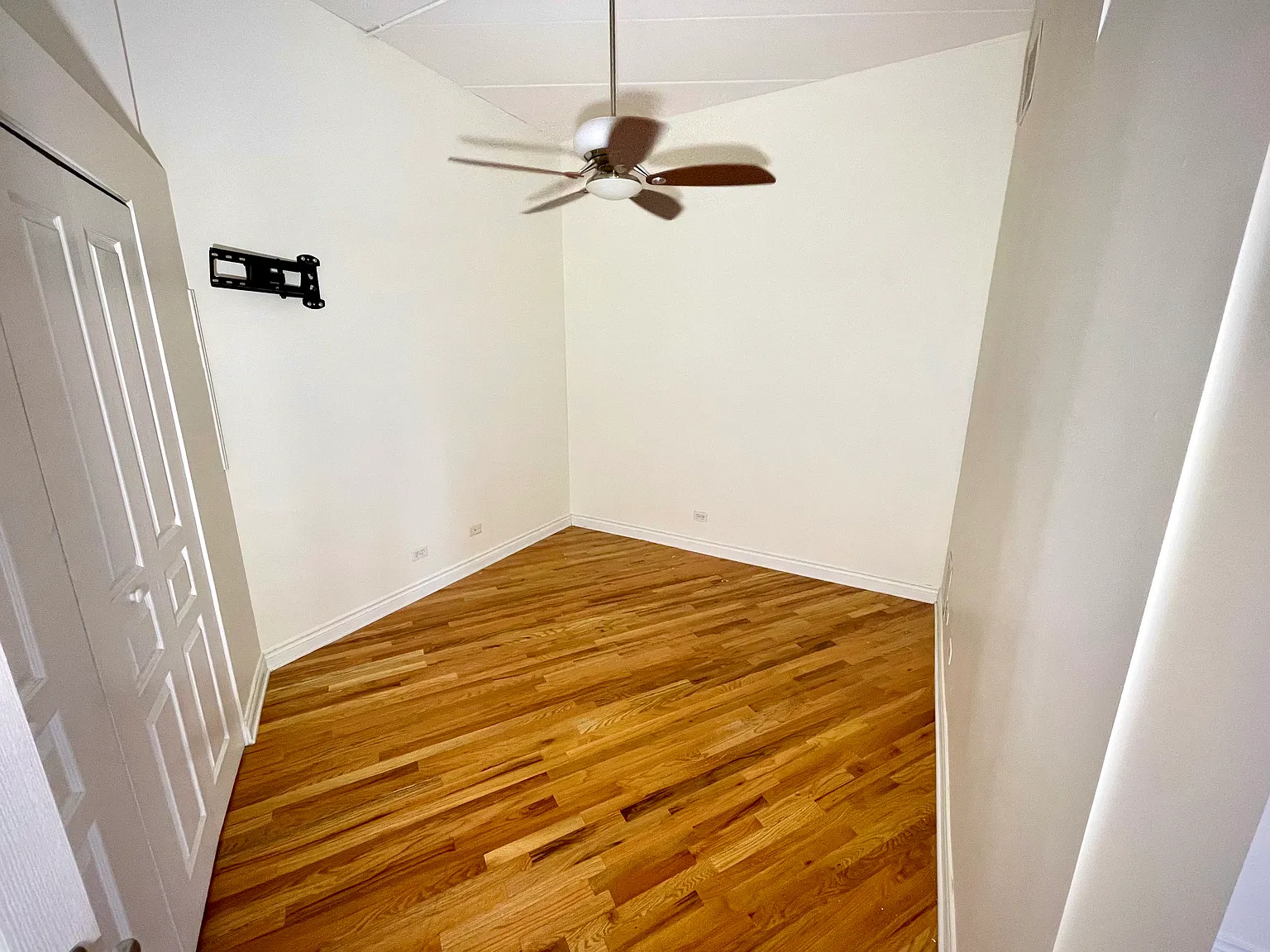 1 bed, 950 sqft, $2,795 — Photo 4
