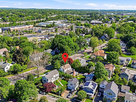 3rd image of 313 Old Post Road