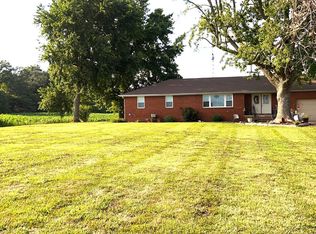 15797 Willis Rd, Benton, IL 62812