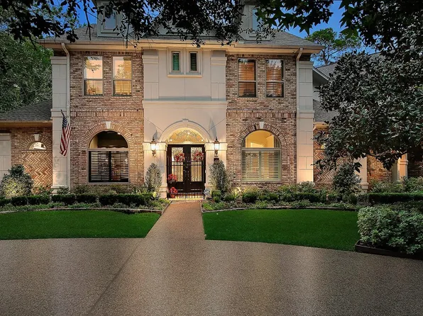 2 Peony Springs Court, The Woodlands, TX 77382
