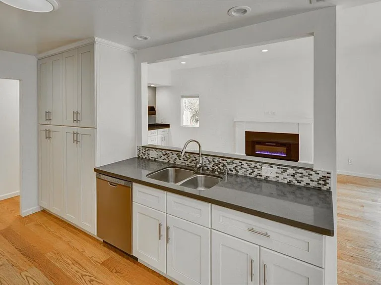 207 Valencia Dr — Photo 11