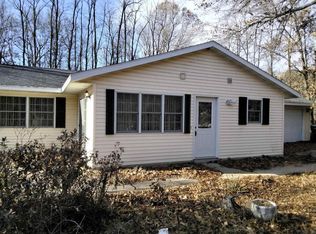 33 Shirley Ln, Montello, WI 53949