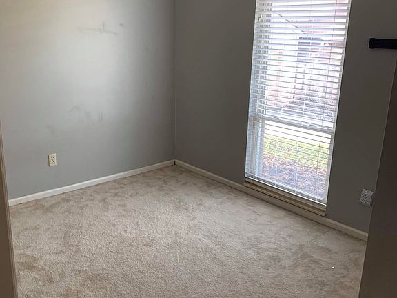 2nd image of 218 Willowcrest Dr