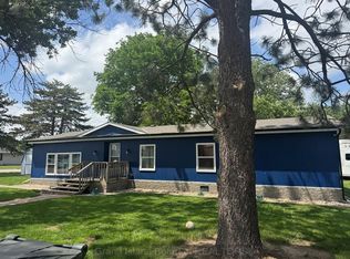 820 S Pine Ave Trailer 220, Hastings, NE 68901