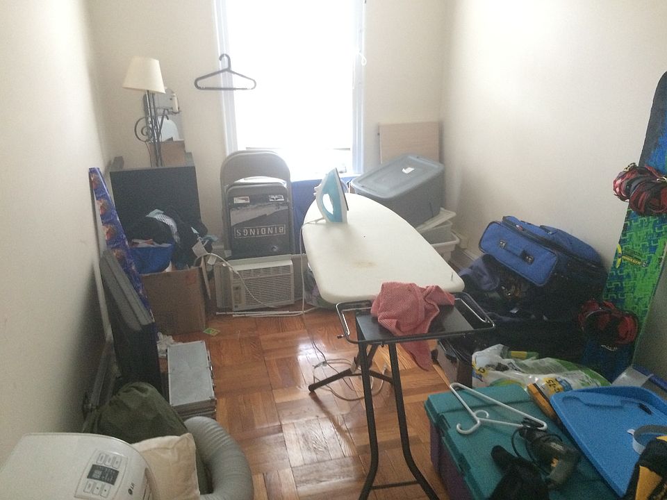1st image of 2455 Crescent St