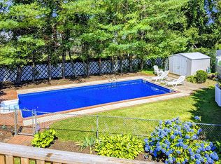 123 Dale Dr, Oakdale, NY 11769