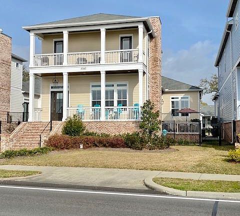 3rd image of 5040 W Beach Blvd
