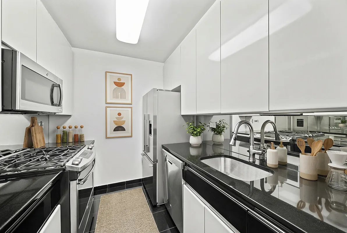 525 East 72nd Street #24L in Lenox Hill, Manhattan | StreetEasy