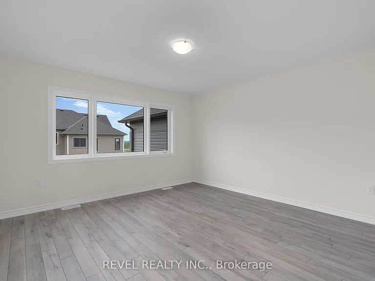 4 Rochester Dr — Photo 10