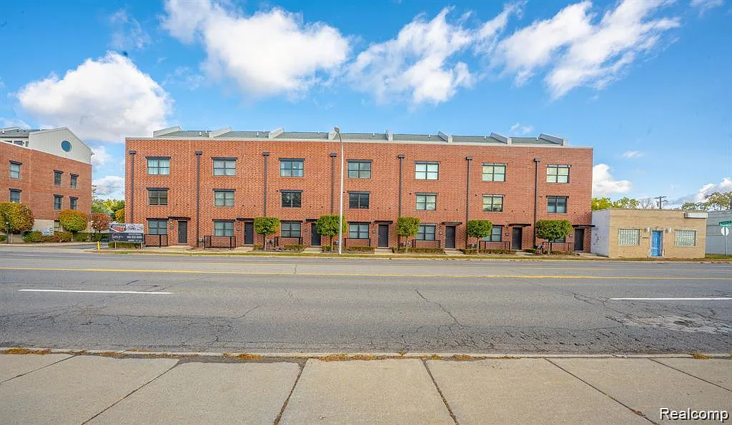 2 bed, 2.5 bath, 1642 sqft, $3,500 — Photo 1