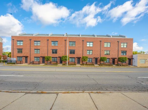 622 W Eleven Mile Rd, Royal Oak, MI 48067