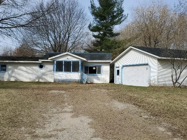 10355 N Gilmore Rd, Farwell, MI 48622