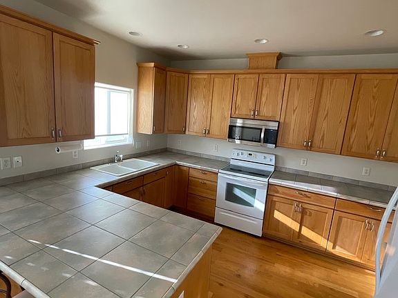 4th image of 3406 Essex Ct NW