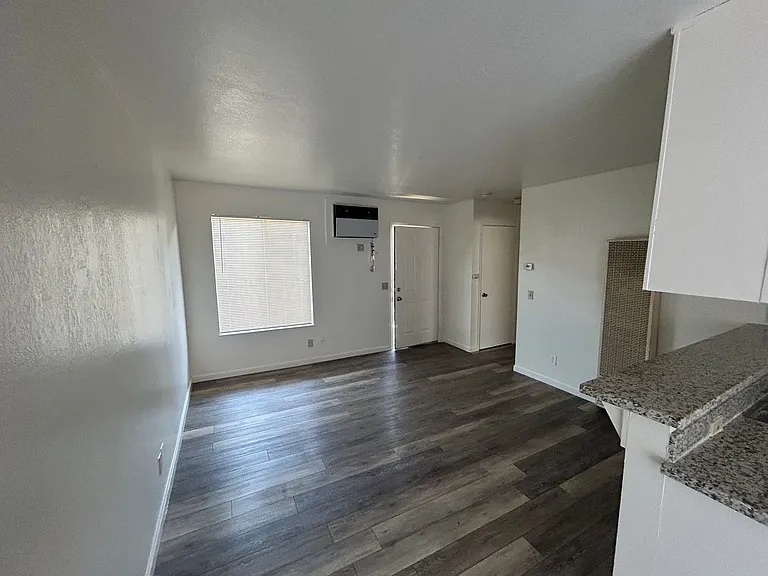 610 E Pine St — Photo 7