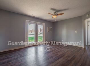 523 W 7th St, Maryville, MO 64468