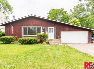 5147 Chipman Dr, Waterford, MI 48327