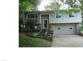 9440 Hyde Park Dr, Twinsburg, OH 44087