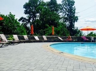 8 Foxwood Dr APT C, Morris Plains, NJ 07950