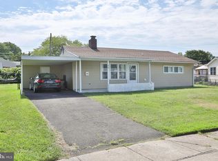 90 Border Rock Rd, Levittown, PA 19057