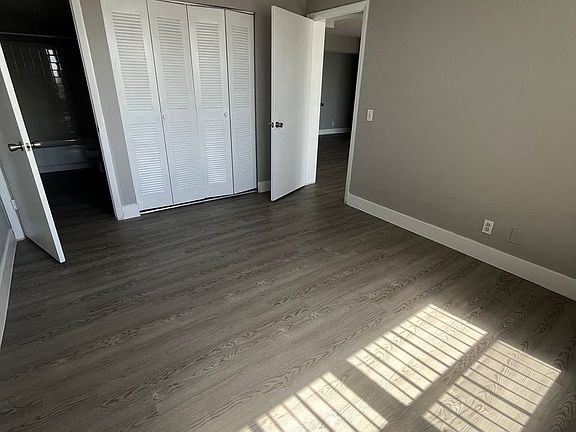 4th image of 744 Executive Center Dr #12-9-12