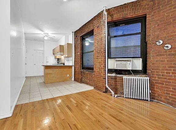 3rd image of 408 W 48th St APT 4FW