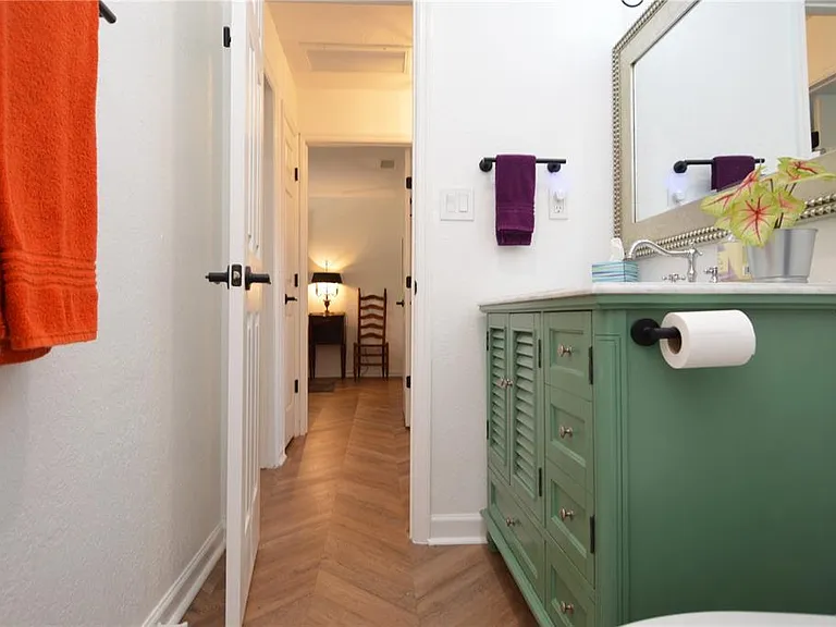5048 Beach Dr SE #F — Photo 34