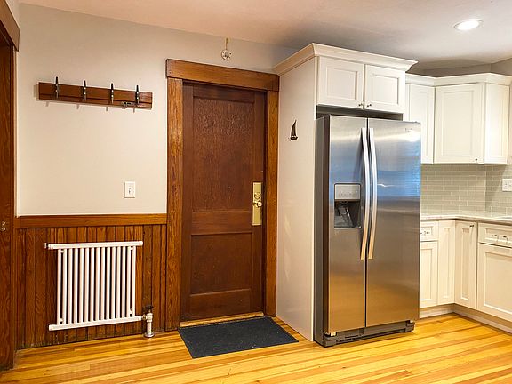 5th image of 74 Oak St #1