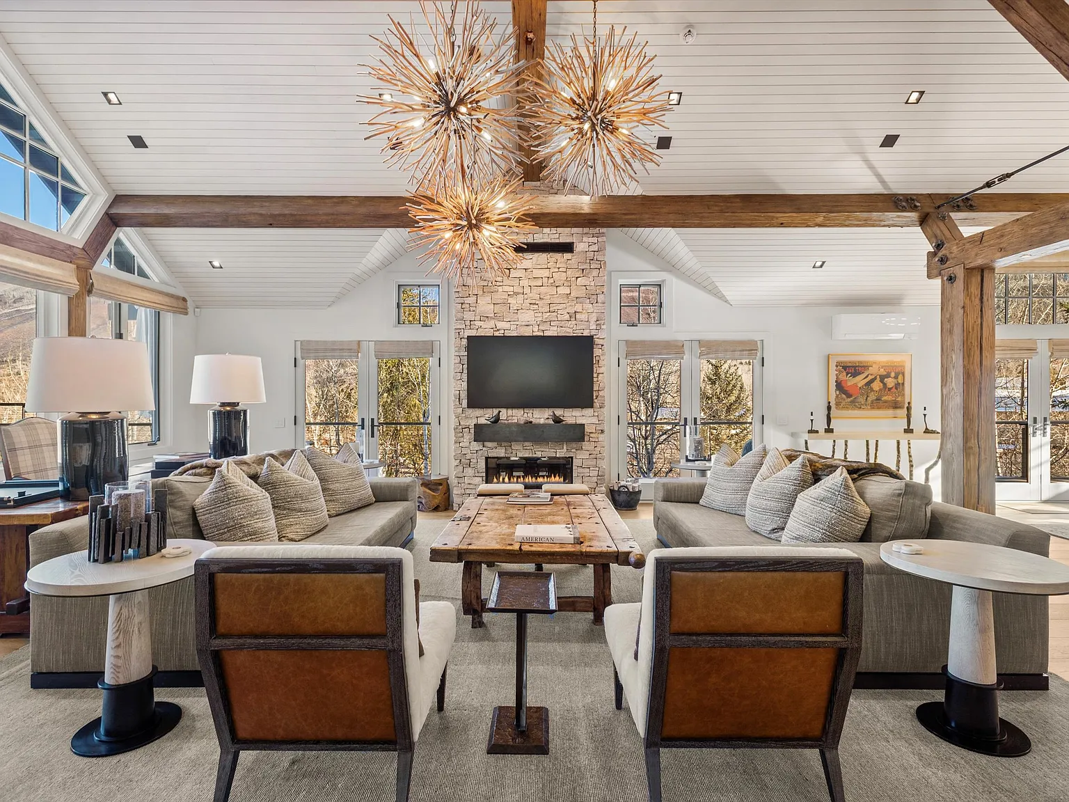 4 bed, 4.5 bath, 4347 sqft, $150,000 — Photo 2