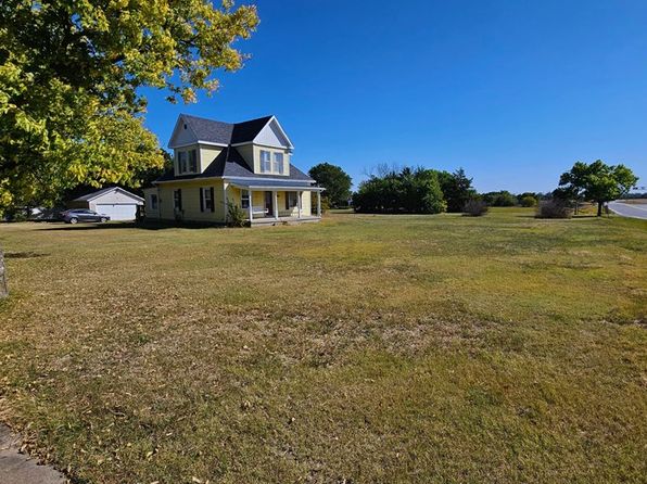 405 S Main St, Hope, KS 67451