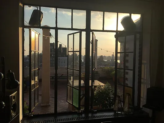 Rented by Compass | media 18