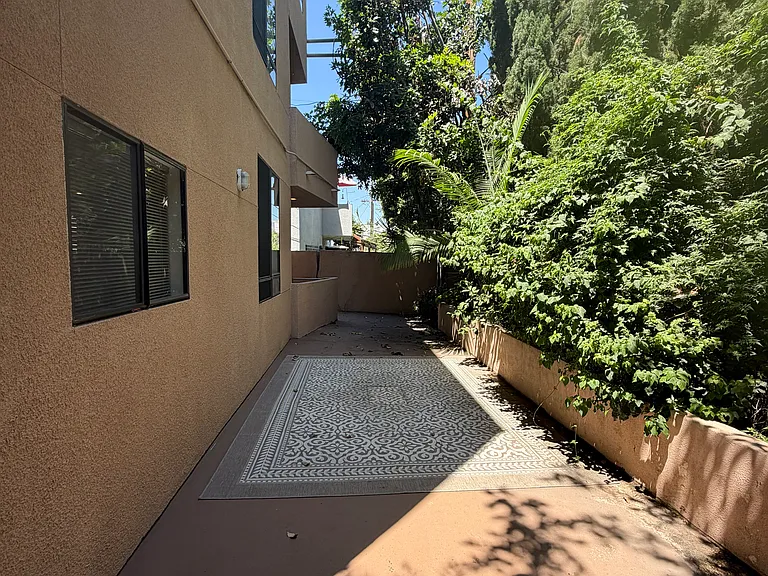 1238 S Holt Ave #2 — Photo 49