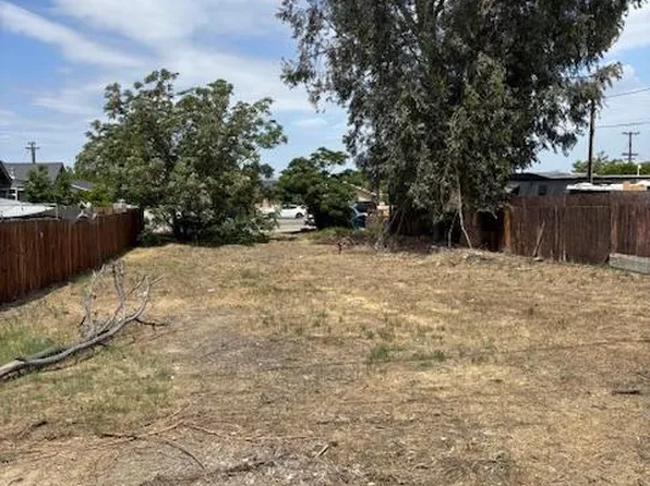 129 Wood St, Taft, CA 93268