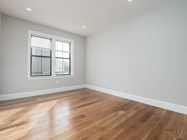 9 Ward St S #1 — Photo 37