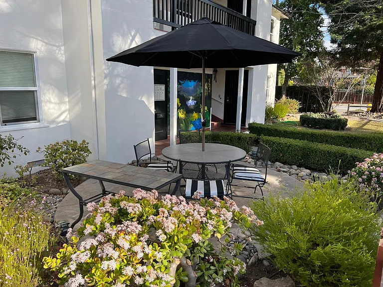 900 University Dr #2 — Photo 13