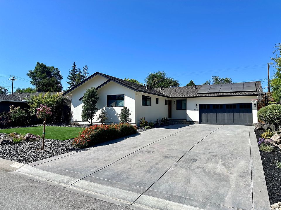 1st image of 18421 Vanderbilt Dr