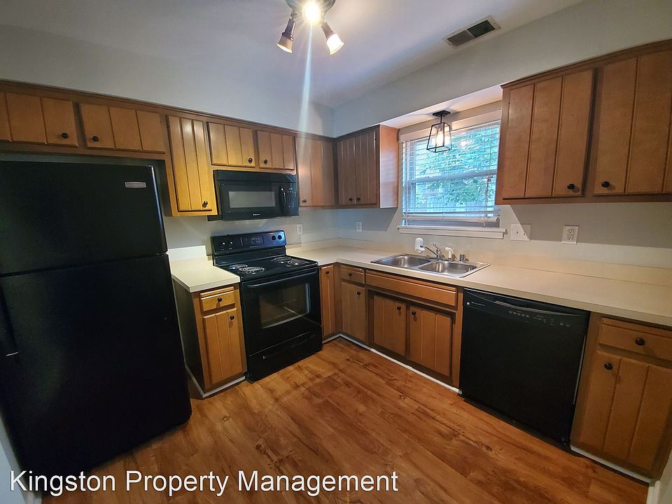 1st image of 313 Bainbridge Dr APT M