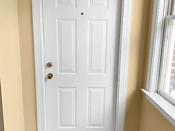 5th image of 1901 E Broad St Unit 21