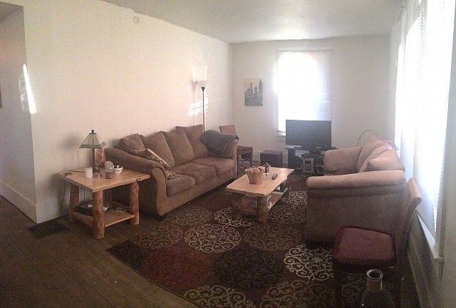 2nd image of 406 Grove St