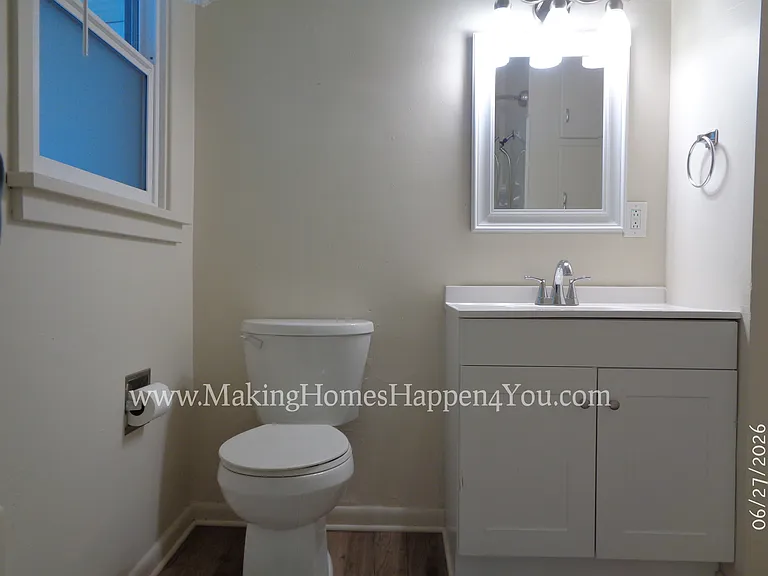 1945 23rd St NE — Photo 25
