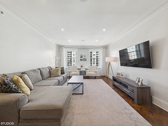 5th image of 73 E Elm St APT 10B