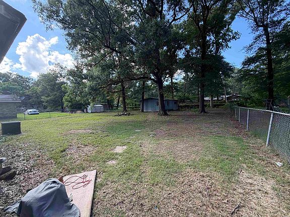 4th image of 11 Jackson Dr