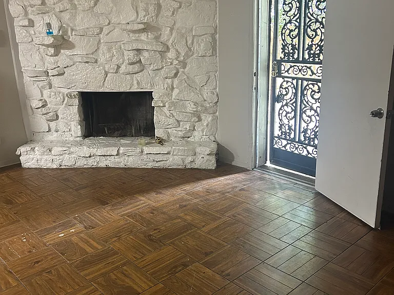 4777 Winchester Rd — Photo 2