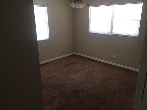 3rd image of 3342 S Hiram Ave